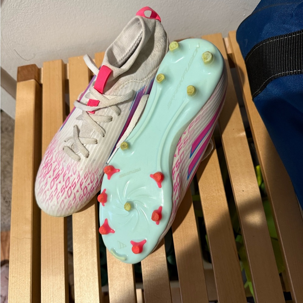 Girls Adidas cleats - Picture 3 of 5
